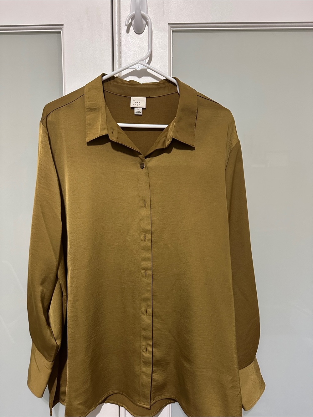 Women's A New Day Olive Button-Down Long Sleeve Shirt EUC